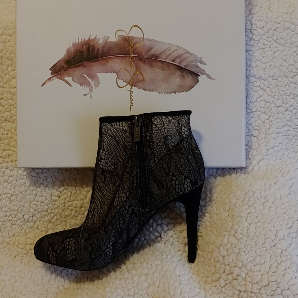 NWB Jessica Simpson booties 8.5
